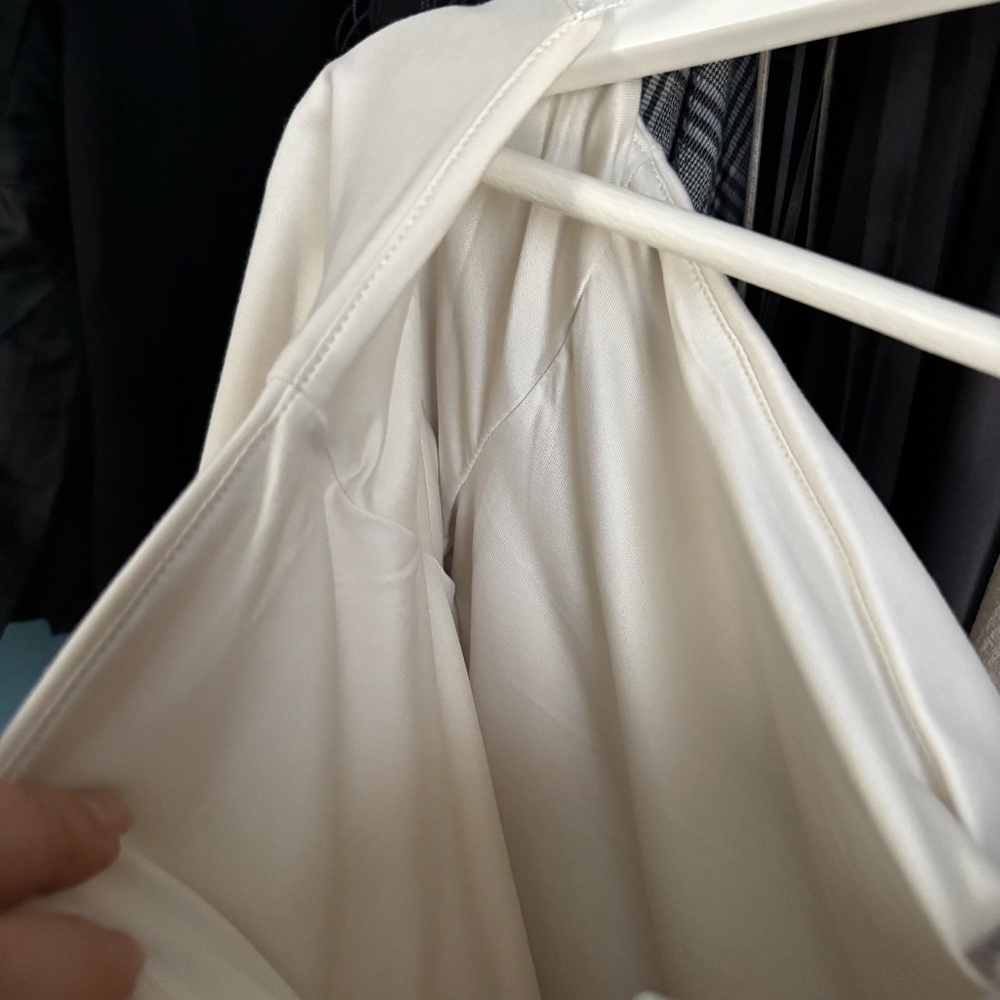 H&M Cream Off the Shoulder Top Size L - Picture 4 of 7